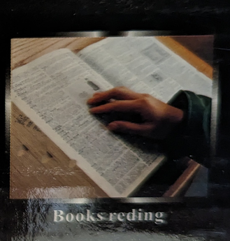 books reding packaging image
